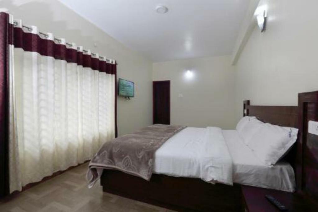 Pine Hill Suites Ooty Exterior foto